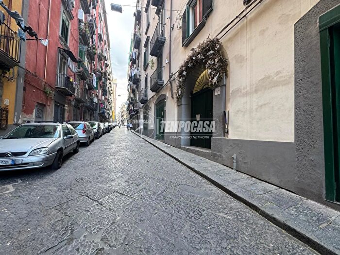 Appartamento in vendita in Via Luigi Settembrini, Napoli