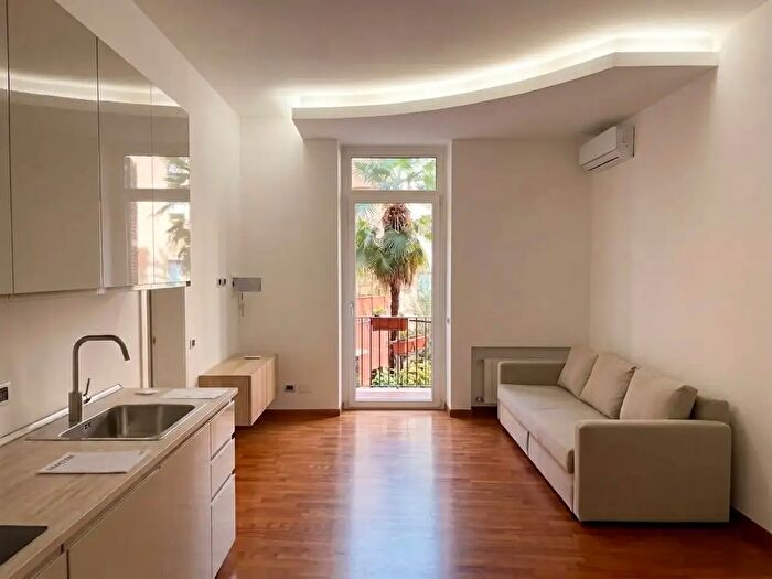 Appartamento bilocale in affitto in Via Nizza, Roma
