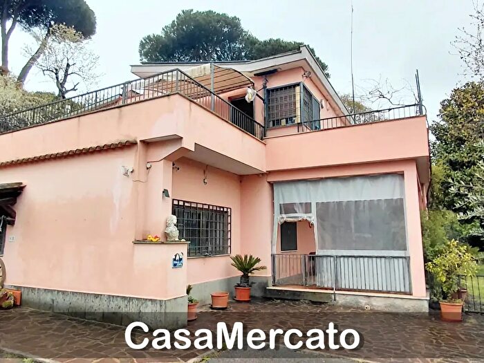 Appartamento con 5 locali in affitto in Via Valle Petrucola, Nemi