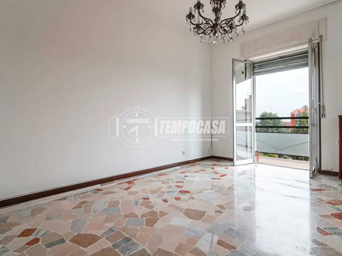 Appartamento trilocale in vendita in Via Cristoforo Colombo B, Saronno