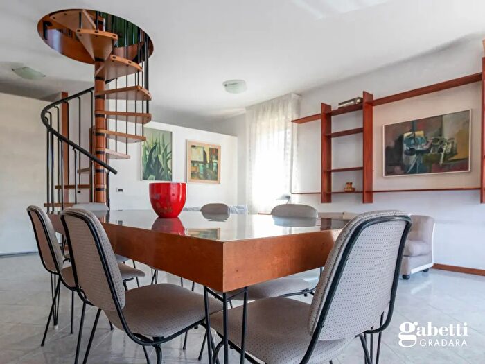 Appartamento trilocale in vendita in Strada per Fiorenzuola, Pesaro