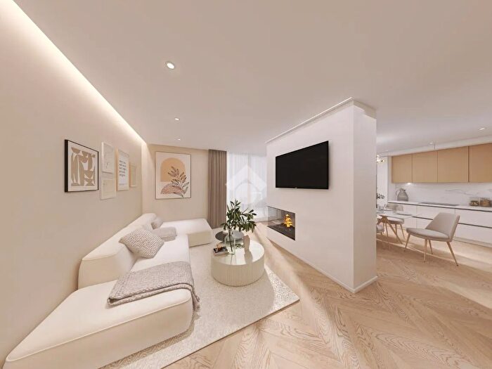 Appartamento trilocale in vendita in Via Ezio Zambianchi, Bergamo