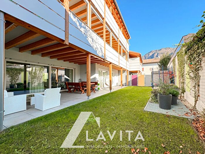 Appartamento quadrilocale in vendita in Via Negrelli, Ora