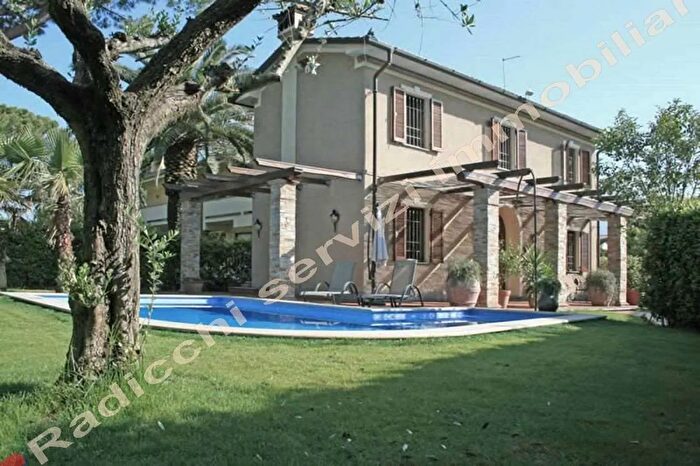 Casa trilocale in affitto in Via Ammiraglio Morin a, Forte Dei Marmi