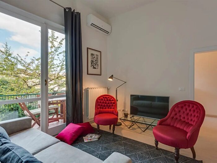 Appartamento con 5 locali in affitto in Firenze