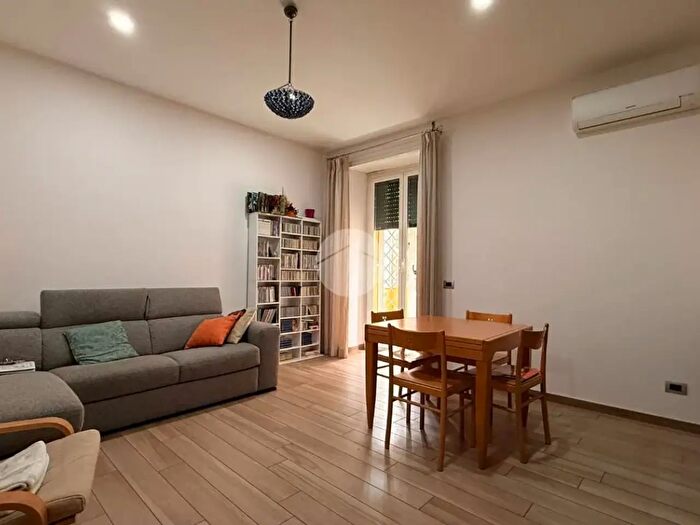 Appartamento trilocale in vendita in Via San Remo, Roma