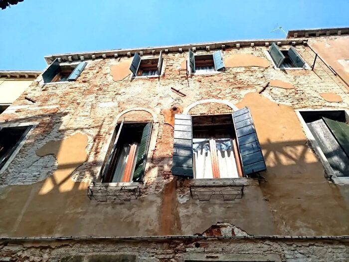 Appartamento trilocale in vendita in Via Rio Terà degli Assasini, Venezia