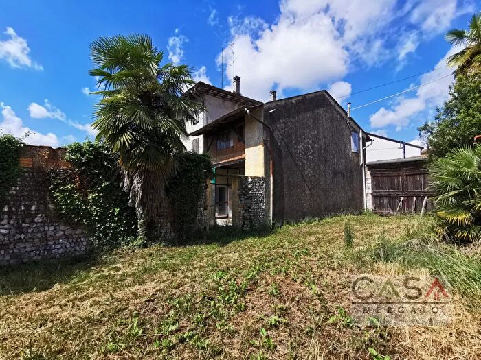 Casa quadrilocale in vendita in Via G Mazzini, Cordenons