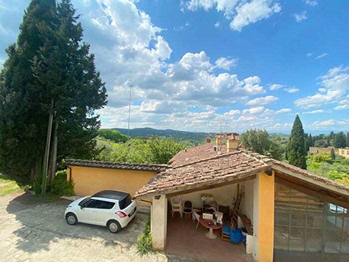 Casa con 6 locali in vendita in Impruneta