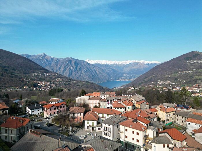Casa con 5 locali in vendita in Via Filippo Turati, Alta Valle Intelvi