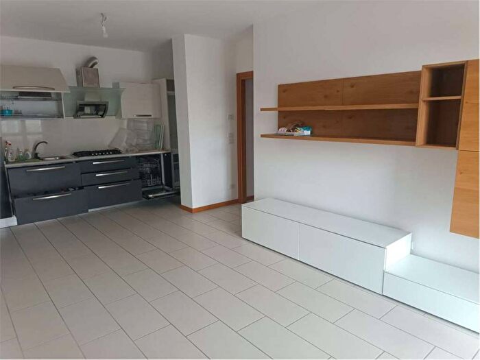 Appartamento trilocale in affitto in Centro, Colle Umberto