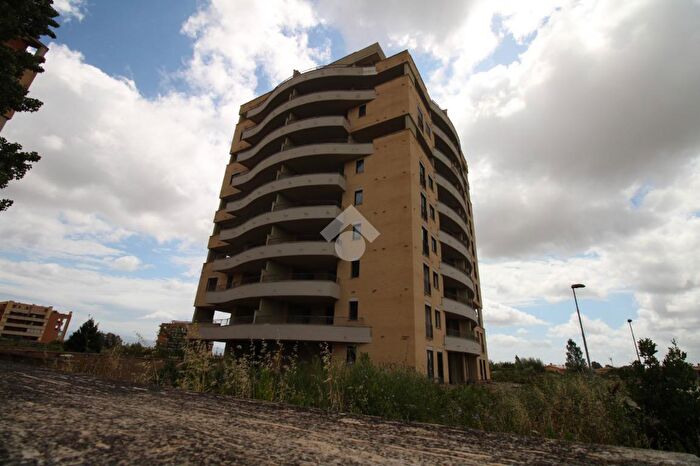 Appartamento bilocale in vendita in Via Enrico De Nicola, Pomezia