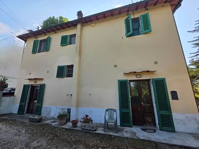 Casa quadrilocale in vendita in Cerreto Guidi