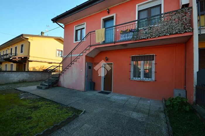 Appartamento trilocale in vendita in Via Marcolini, Castel Mella