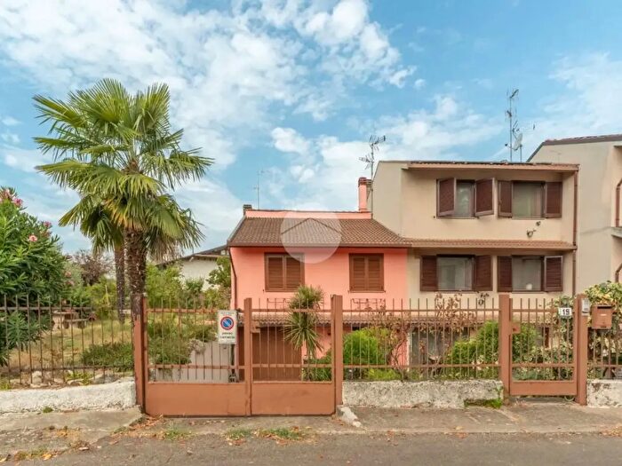 Casa trilocale in vendita in Via Leonida Bissolati, Trezzano Sul Naviglio
