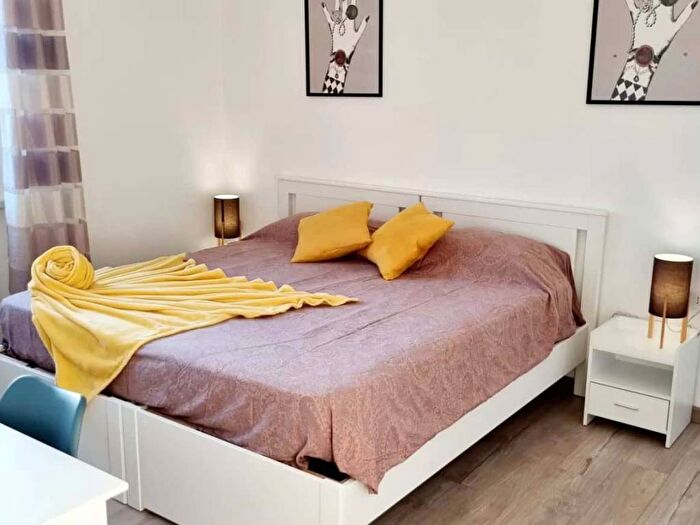 Appartamento trilocale in affitto in Via degli Imbriani, Bovisa, Milano