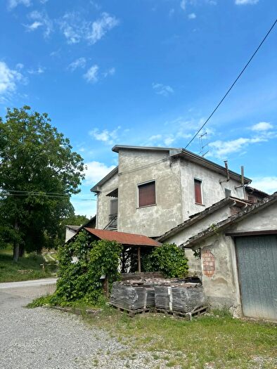 Casa con 5 locali in vendita in Fornovo Di Taro
