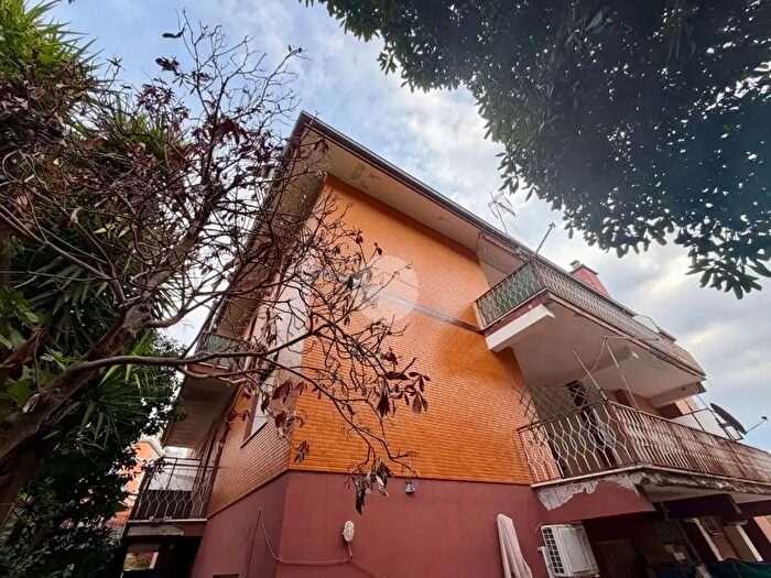 Appartamento bilocale in vendita in Via dei Bonacolsi, Roma