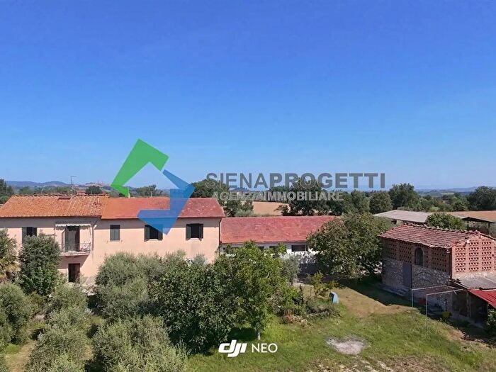 Casa con 10 locali in vendita in Via dei Castellini, Colle Di Val D'Elsa