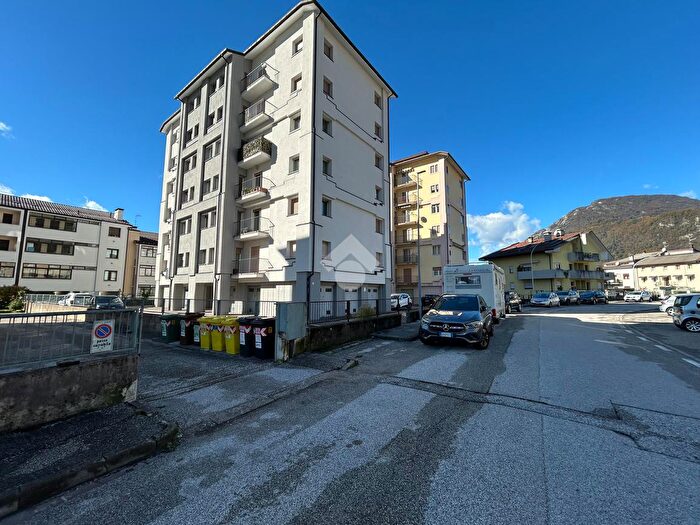 Appartamento quadrilocale in vendita in Via Metullio Cominotti, Tolmezzo
