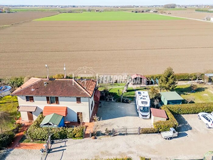 Appartamento quadrilocale in vendita in Via Fiorentina, Medicina