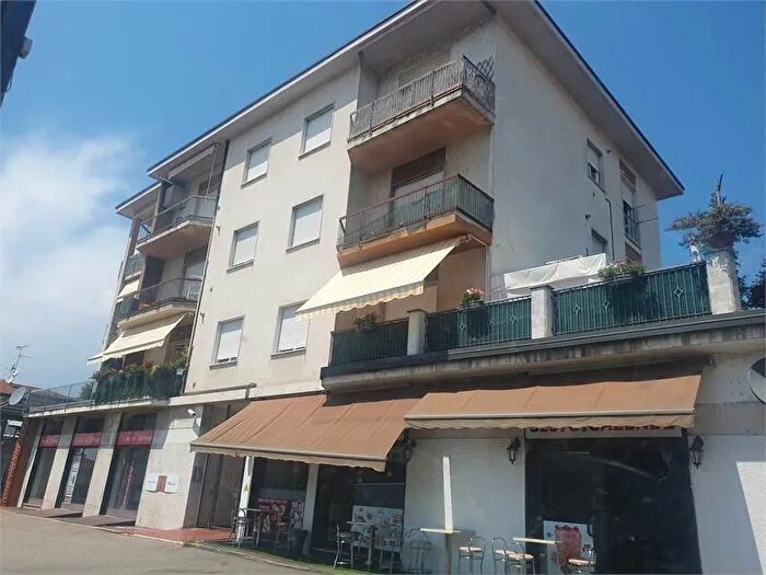 Appartamento trilocale in vendita in Via Sempione Sesto Calende Va, Sesto Calende