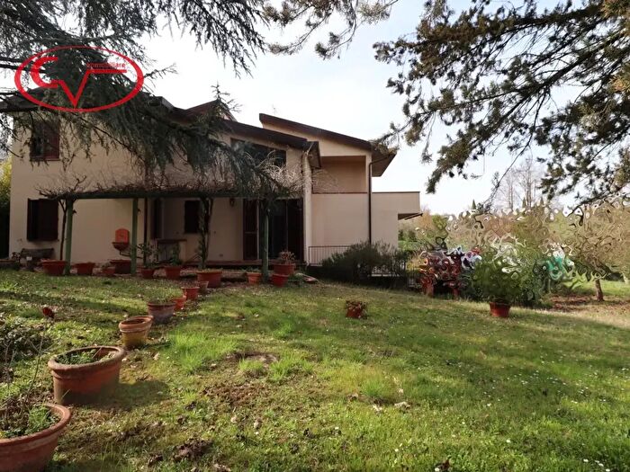 Casa con 9 locali in vendita in Figline Valdarno, Figline e Incisa Valdarno