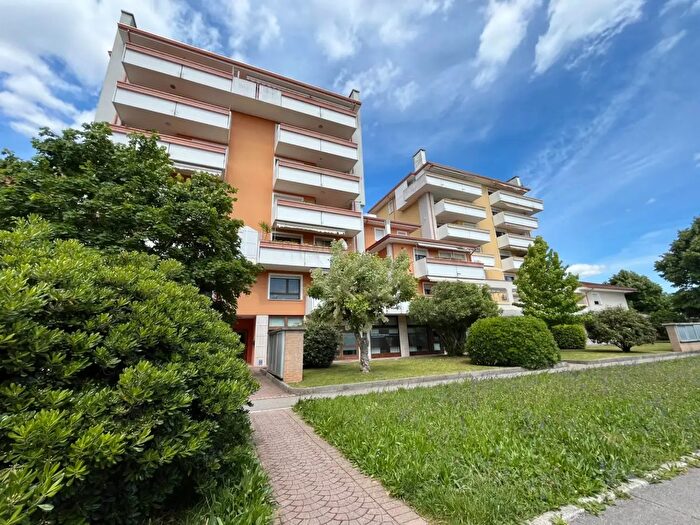 Appartamento con 6 locali in vendita in Via G a da Pordenone, Codroipo