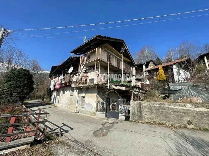 Casa con 6 locali in vendita in Frazione Ferrero, Canischio