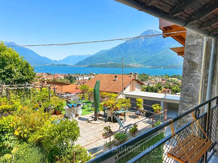 Casa quadrilocale in vendita in Via Martesana, Gravedona ed Uniti