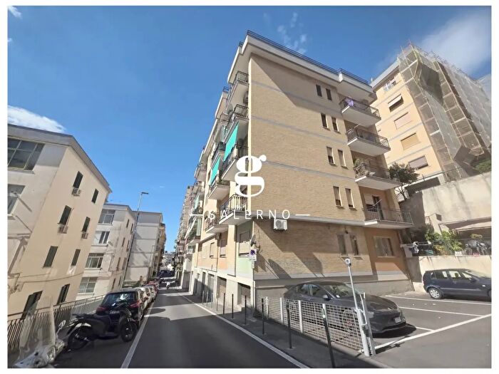 Appartamento quadrilocale in vendita in Via Antonio Migliorati, Salerno