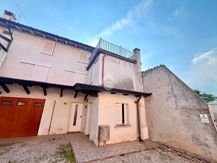 Casa trilocale in vendita in Via Mortegliano, Lestizza