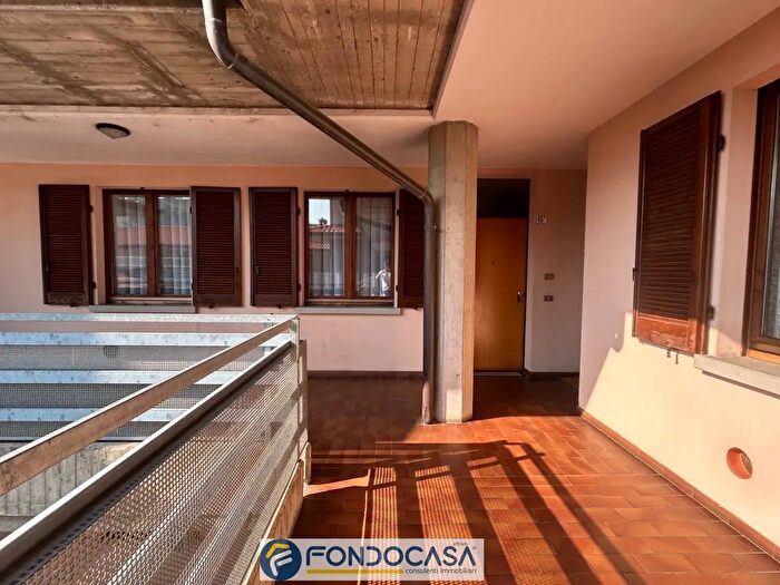 Appartamento trilocale in vendita in Via Aprile, Rovato