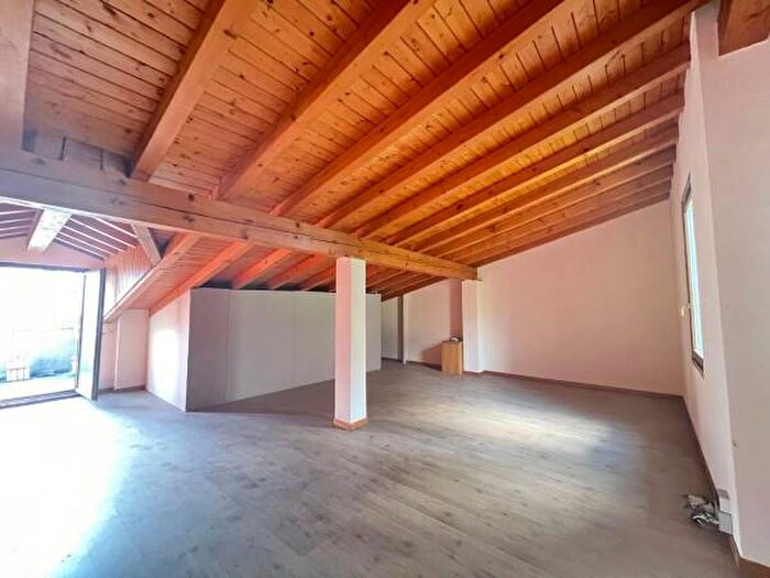 Appartamento quadrilocale in vendita in Via Roma, Costa Volpino