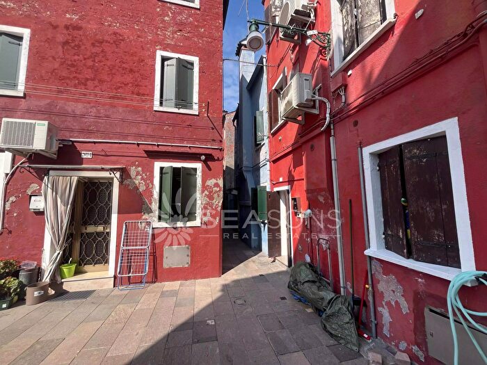 Casa quadrilocale in vendita in Venezia