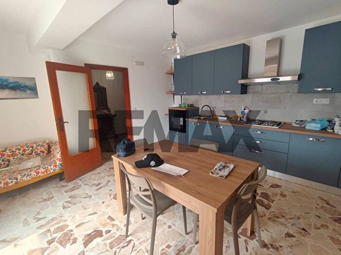 Appartamento con 5 locali in affitto in Largo Monreale, Lentini