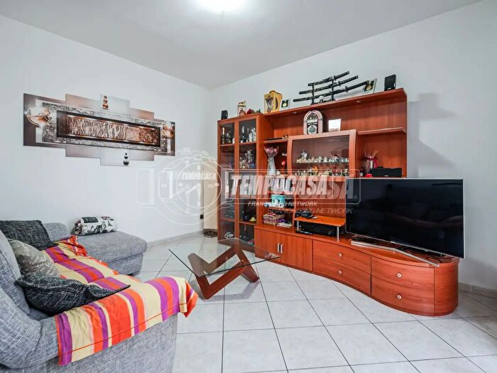 Appartamento quadrilocale in vendita in Via Francesco Petrarca, Galliera