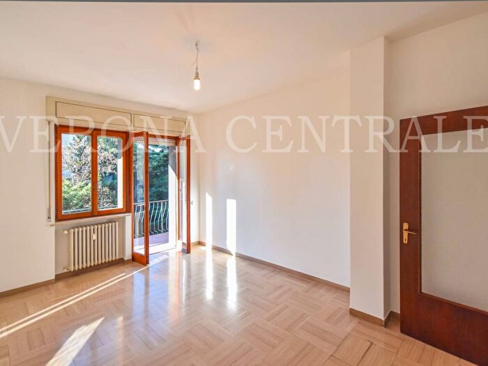 Appartamento quadrilocale in affitto in Via Monte Cimone, Pindemonte, Verona