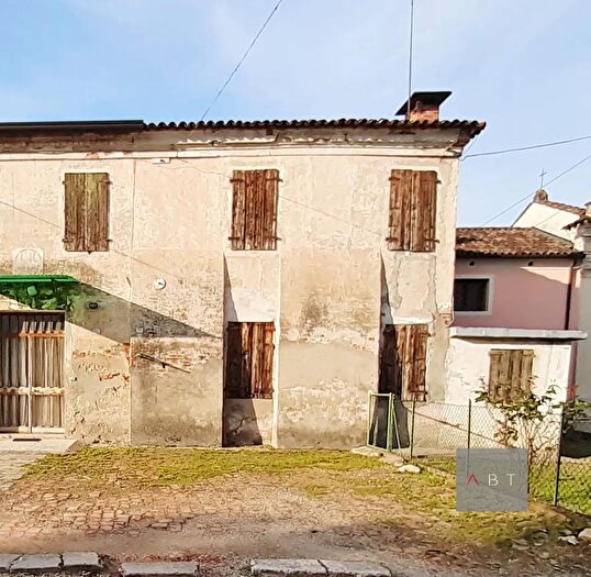Casa bilocale in vendita in Santa Giustina In Colle