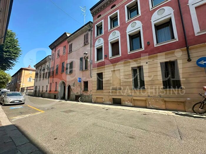 Appartamento quadrilocale in vendita in Via Nova, Piacenza