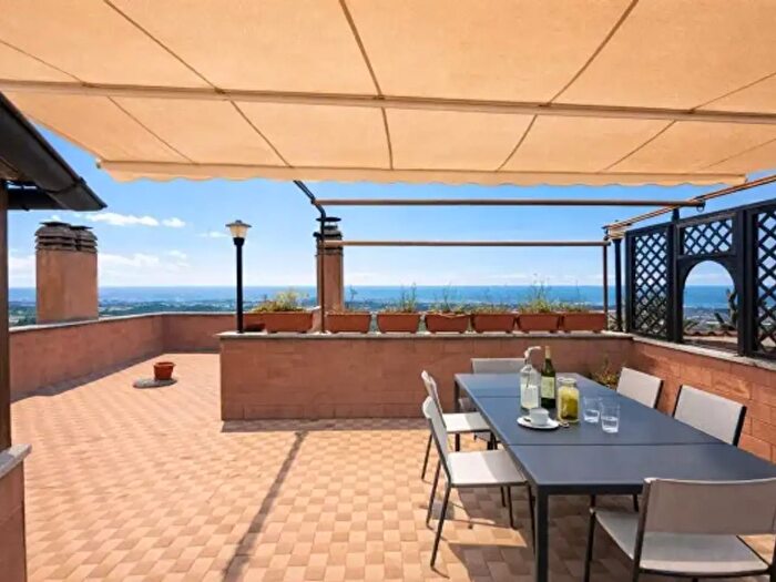 Appartamento quadrilocale in vendita in Rocca Di Papa