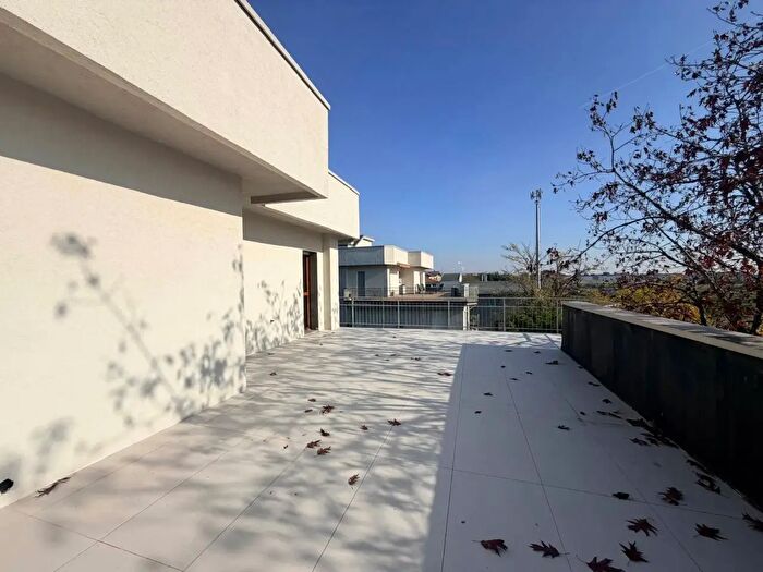 Appartamento trilocale in vendita in Via Aprile, Rovato