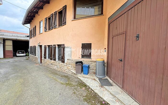 Casa con 5 locali in vendita in Frazione Mombello, Valle San Nicolao