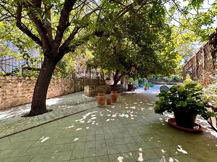 Casa con 7 locali in vendita in Via Madonna del Ponte, L'Aquila