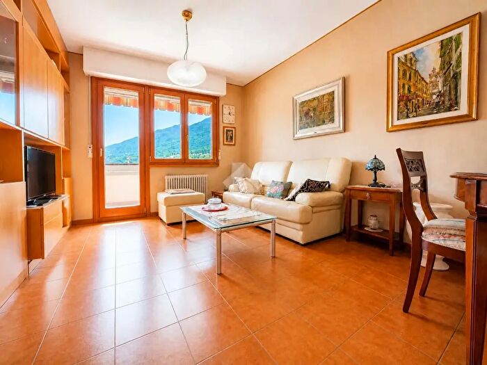 Appartamento quadrilocale in vendita in Via Don Guanella, Sondrio