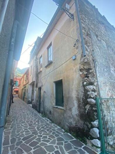 Casa quadrilocale in vendita in Via Pirozza, Cervinara