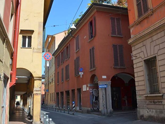Appartamento con 5 locali in affitto in Via Nazario Sauro, Centro Storico, Bologna
