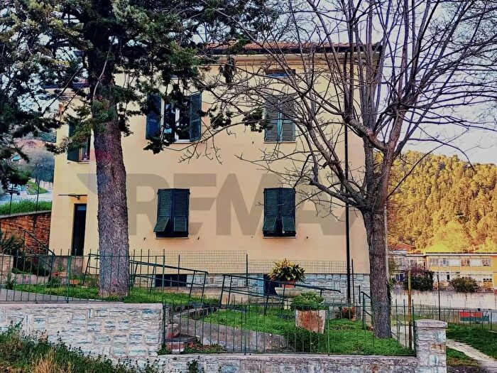 Appartamento con 6 locali in vendita in Serra San Quirico
