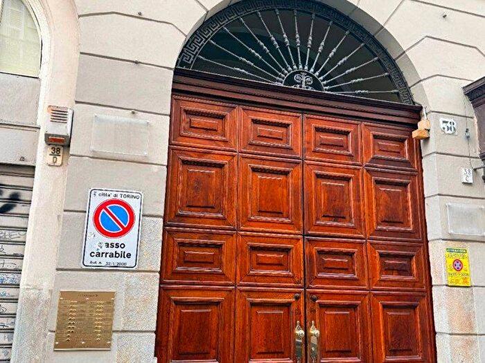Appartamento bilocale in affitto in Via San Massimo, Via della Rocca, Torino