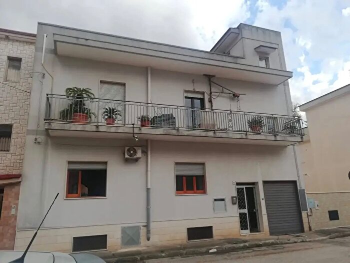 Appartamento con 7 locali in vendita in Via Botticelli, Taranto